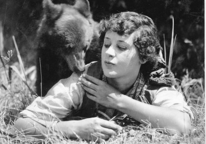 Canadian-Nell-Shipman-and-Bear