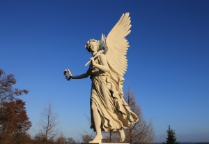 Sculpture_of_angel - Christian Writers